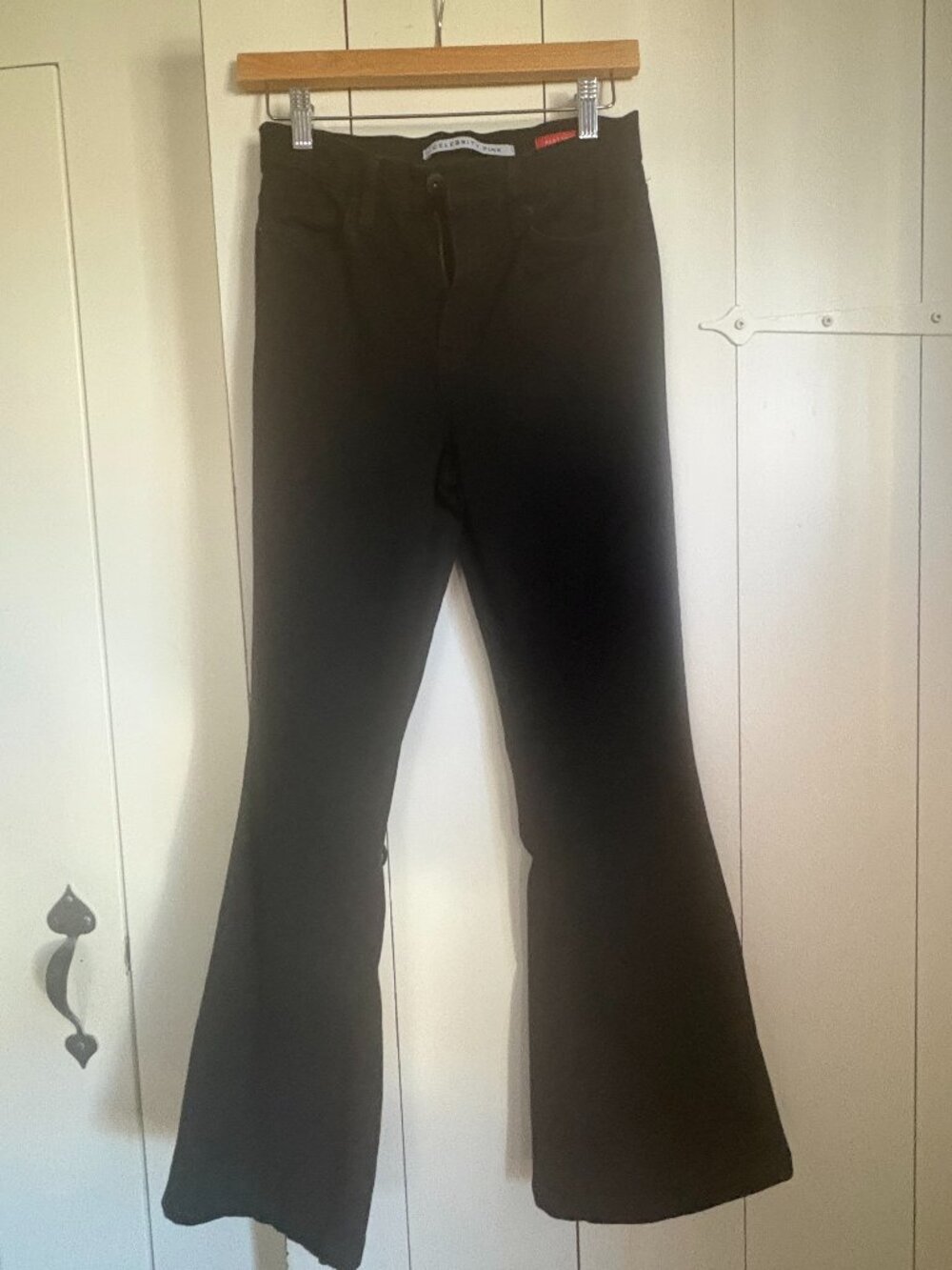 Black Flared Jeans 🖤